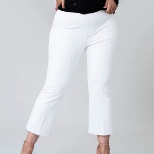 NWT Women’s SPANX On The Go Kick Flare Classic White Pants Size Medium